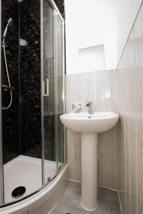 Suite 2 - Stylish Private Room In A Shared House Sheffield Exterior foto