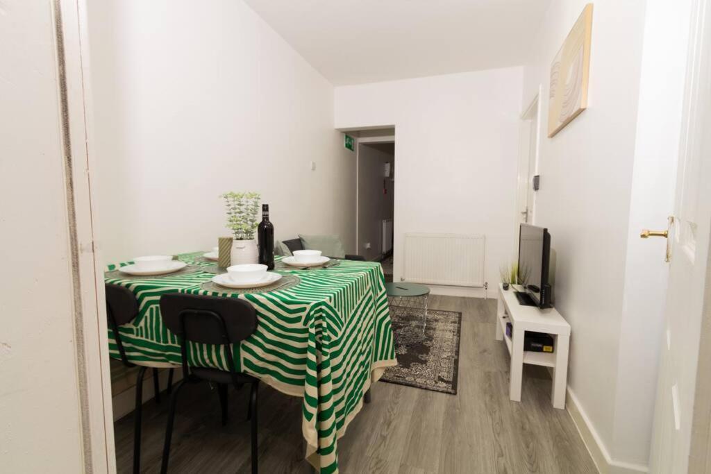 Suite 2 - Stylish Private Room In A Shared House Sheffield Exterior foto
