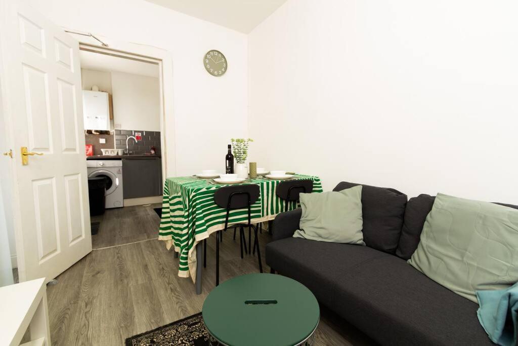 Suite 2 - Stylish Private Room In A Shared House Sheffield Exterior foto