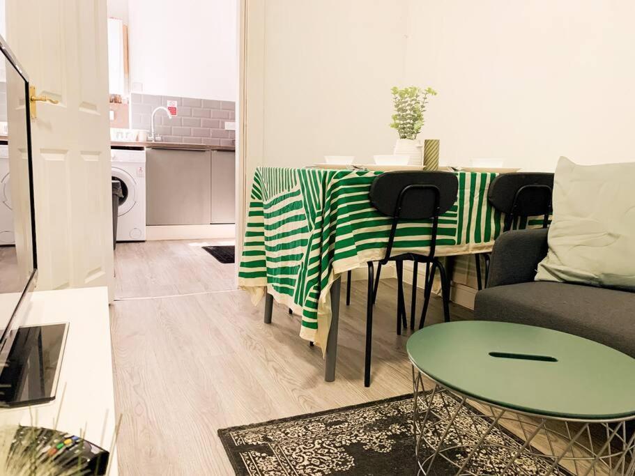 Suite 2 - Stylish Private Room In A Shared House Sheffield Exterior foto