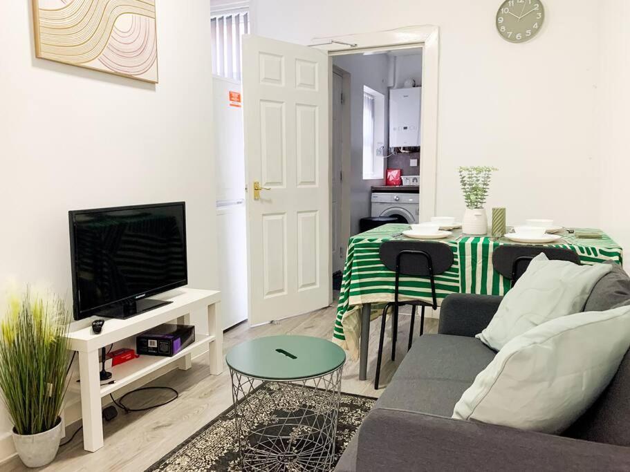 Suite 2 - Stylish Private Room In A Shared House Sheffield Exterior foto
