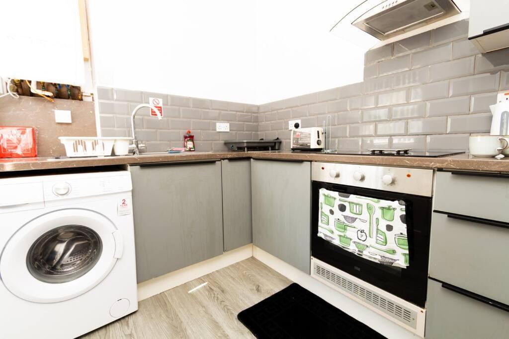 Suite 2 - Stylish Private Room In A Shared House Sheffield Exterior foto