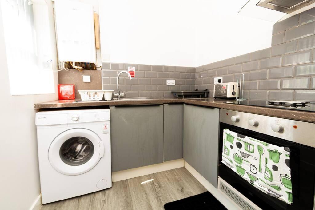 Suite 2 - Stylish Private Room In A Shared House Sheffield Exterior foto